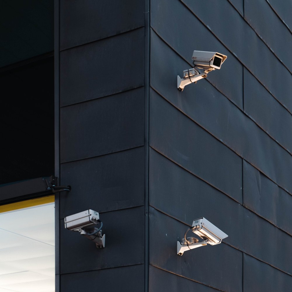 Sådan vælger du det rette overvågningskamera til din bolig